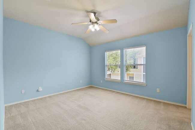 Building Photo - Gorgeous home in the heart of Houston!