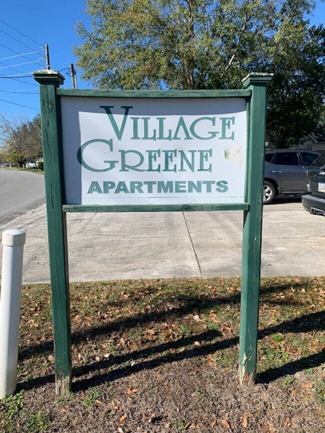 Building Photo - Village Green - Remerton Duplex