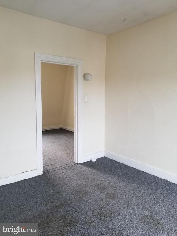 Building Photo - 230 S 13th St