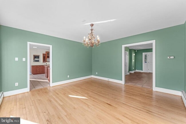 Building Photo - 901 Walker Rd