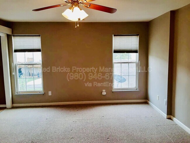 Building Photo - 12358 Swan Wings Pl