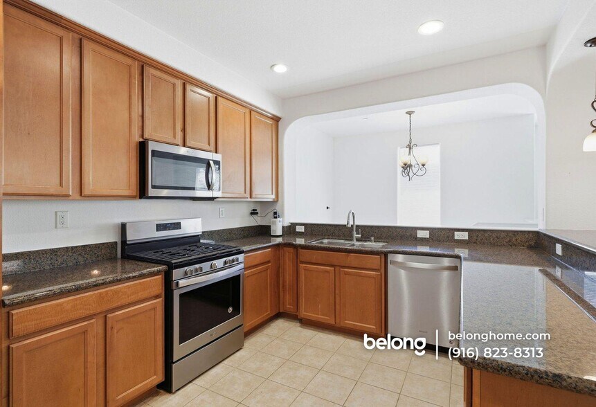Building Photo - 2580 W El Camino Ave