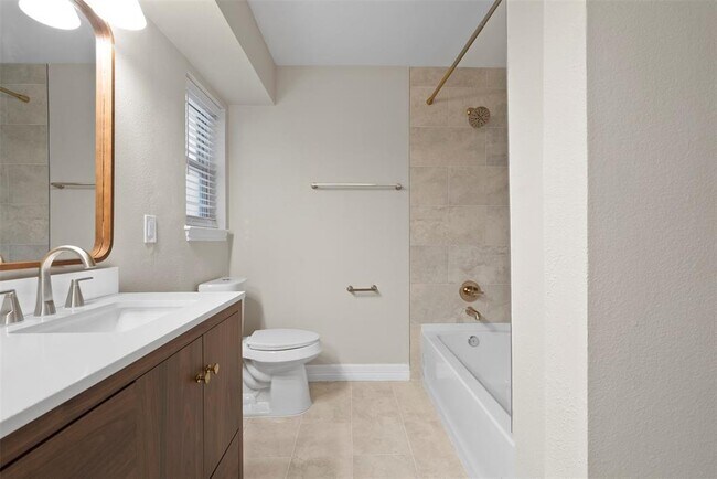 Building Photo - 12434 Briar Forest Dr