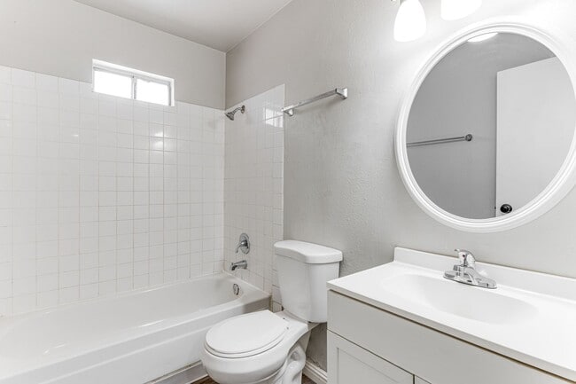 Building Photo - HOUSING CHOICE VOUCHER APPROVED! **MOVE IN SPECIAL! $500 OFF FIRST MONTH'S RENT!**