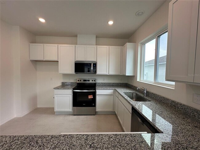 Building Photo - 37411 Roanoke River Wy