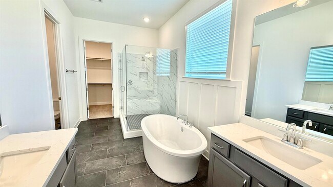 Building Photo - 5695 Pleasant Pk Pl