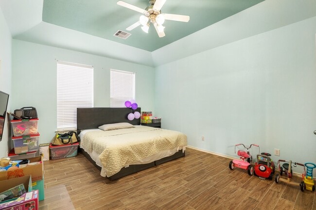 Building Photo - 17611 Haywood Oaks Dr