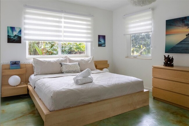 Building Photo - 750 NE 120th St