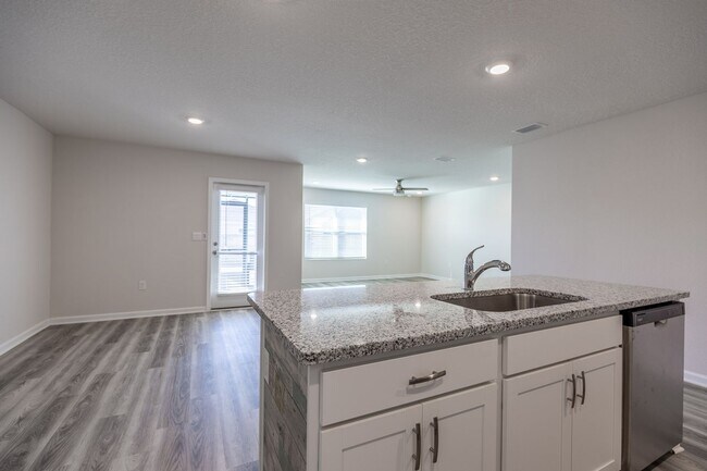 Building Photo - 1 Month FREE with 13 month lease!!!!     4 Bedroom 2 Bath Home in Roberts Cove Community in Foley