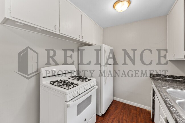 Building Photo - 2237 N Erie St