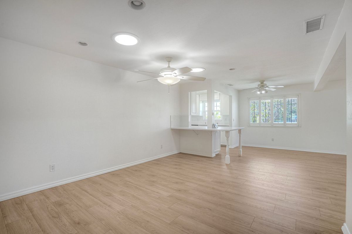 Building Photo - 2511 Meadow Lark Dr