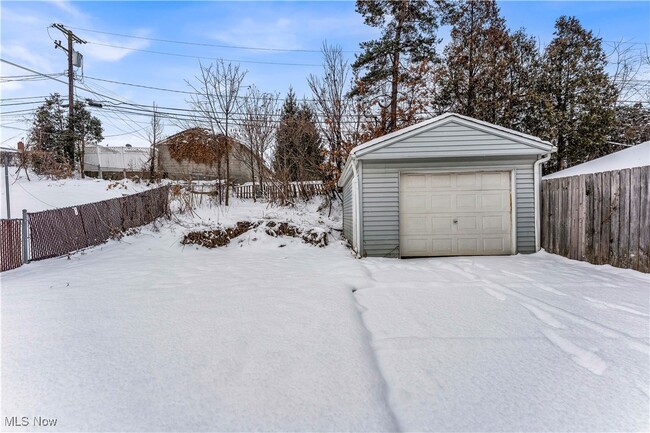 Building Photo - 4852 E 94th St