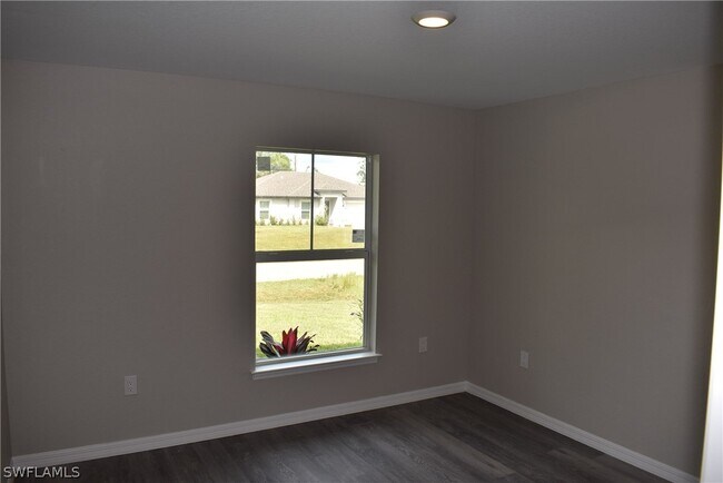 Building Photo - 8159 Hedgecoth Ave