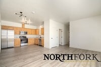 Building Photo - Beautiful 3-Bedroom Home in Desirable Namp...