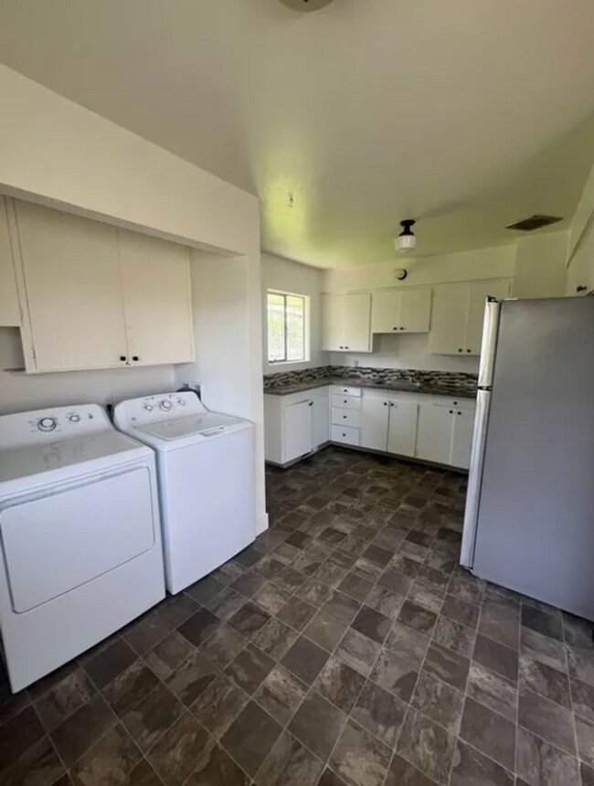 Building Photo - TFSC-B3008-3018