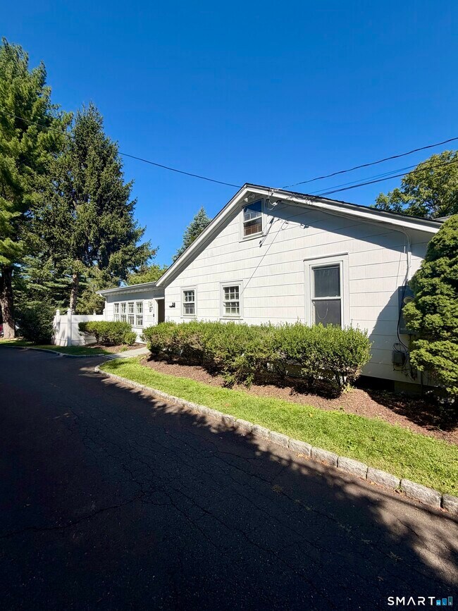 Building Photo - 28 Treadwell Ave