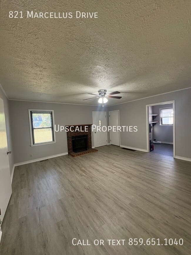 Building Photo - 821 Marcellus Dr