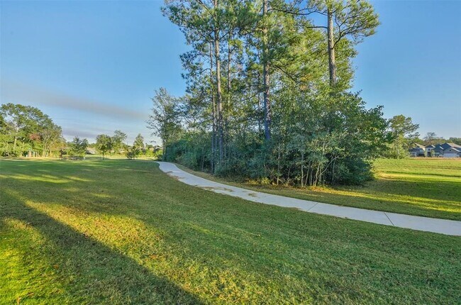 Building Photo - 16526 Whiteoak Canyon Dr