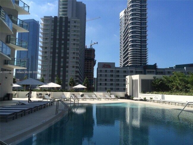Building Photo - 1100S S Miami Ave