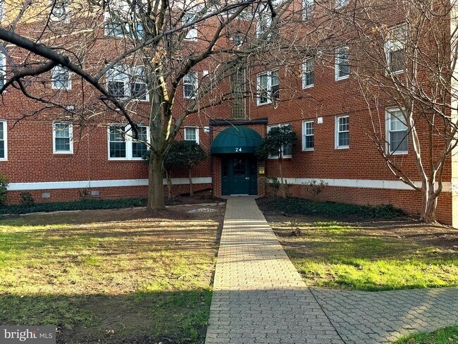 Building Photo - 24 S Old Glebe Rd