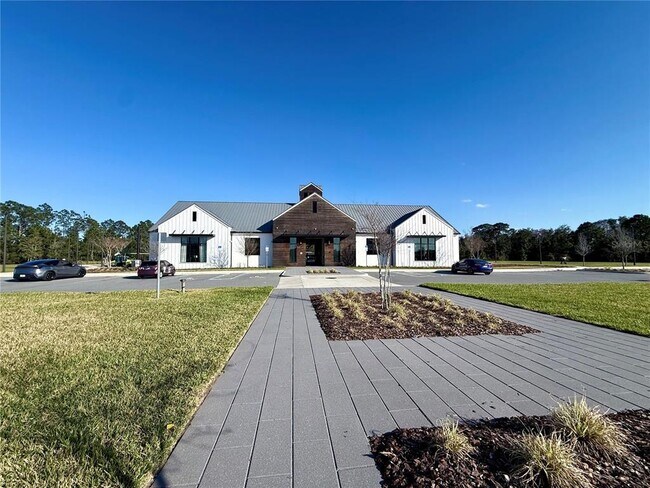 Building Photo - 2731 House Finch Rd