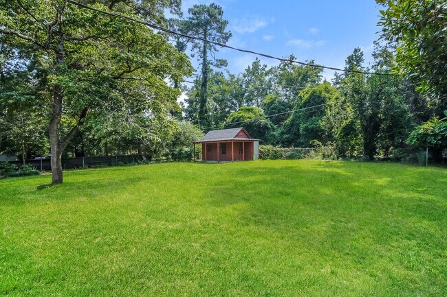 Building Photo - 1506 Cedar Terrace