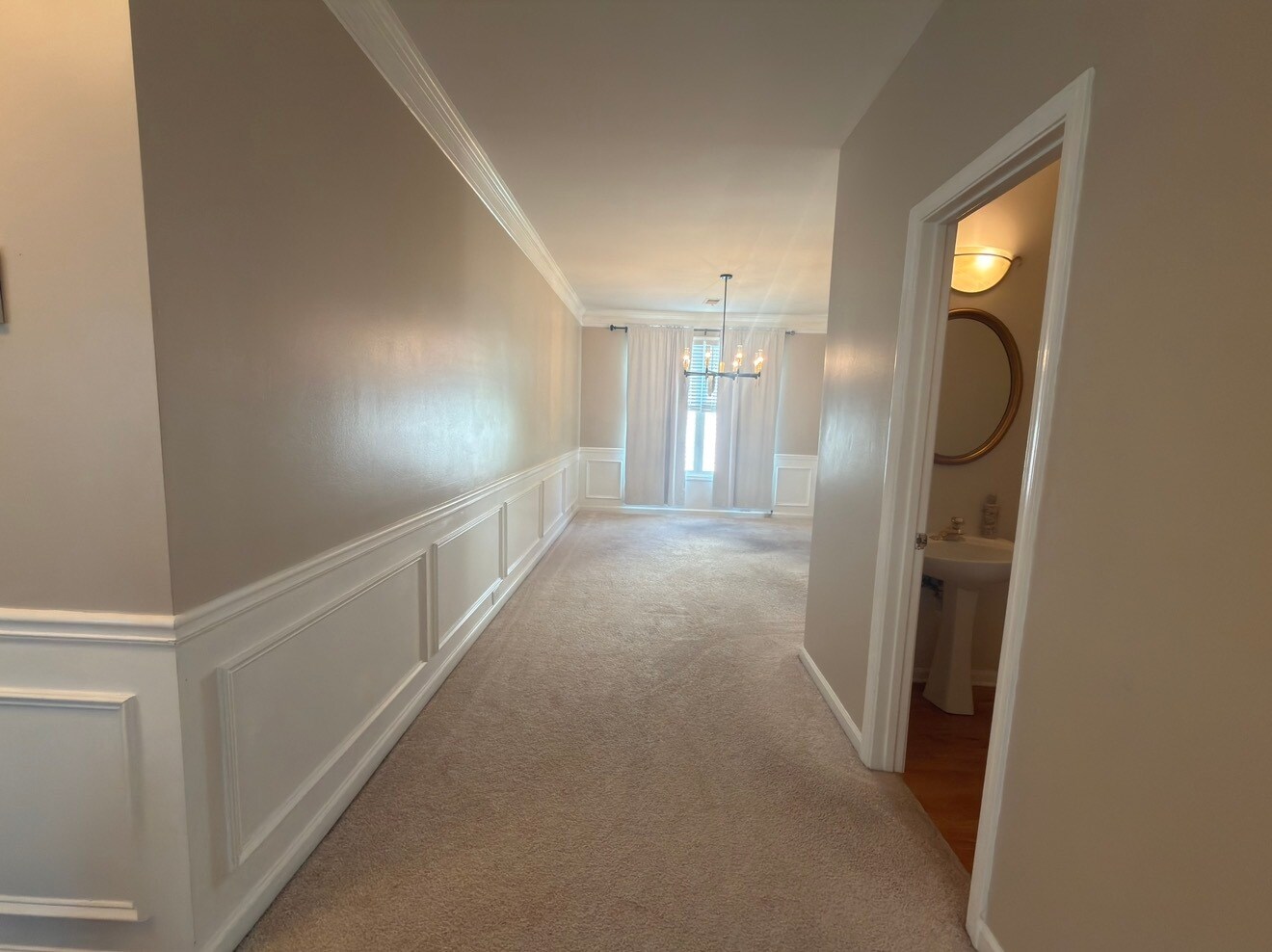 Building Photo - 1570 Valley Club Dr
