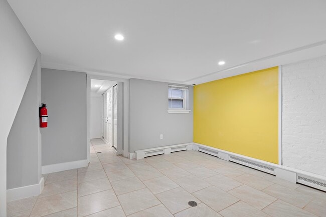 Building Photo - 6008 Tyler Pl