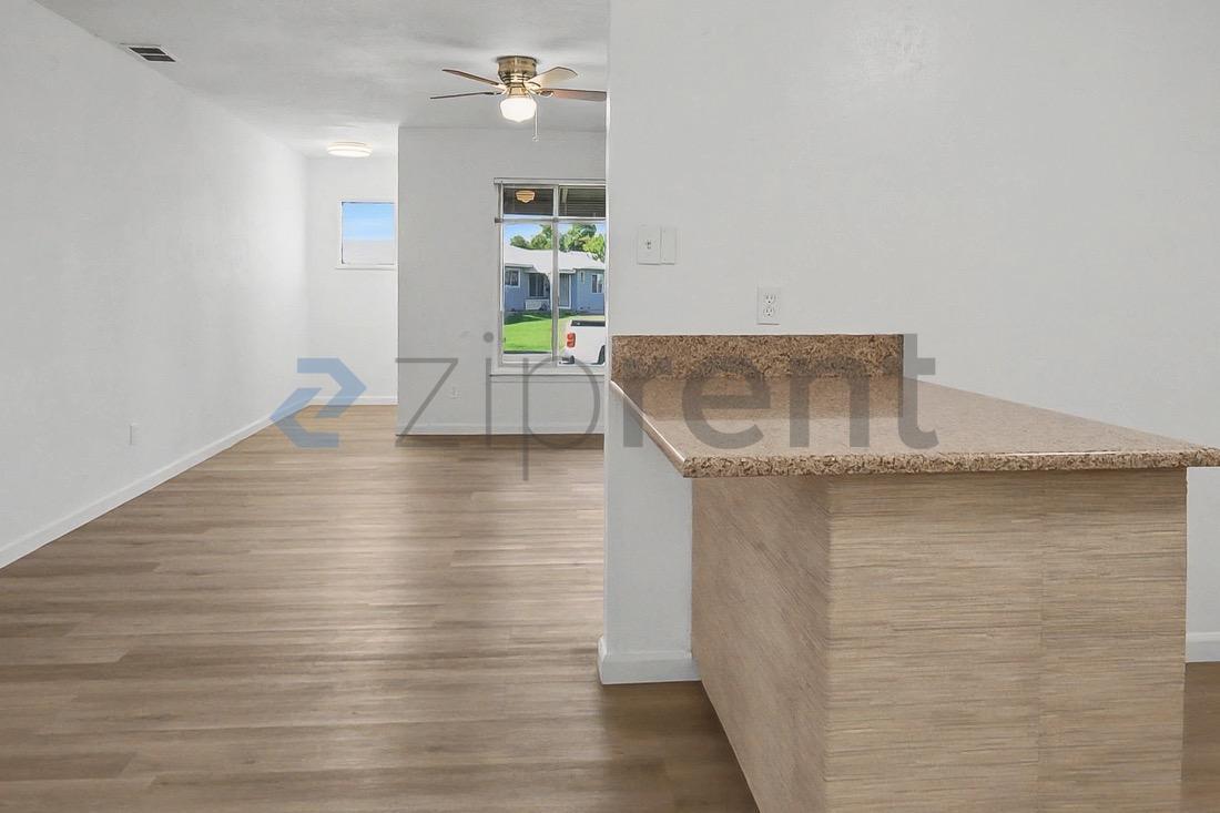 Building Photo - 1644 Bowling Green Dr