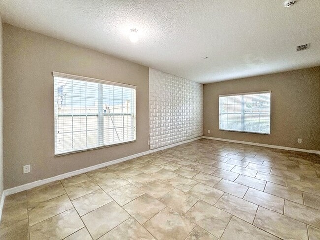 Building Photo - 34408 Alicante Ct