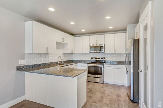 Building Photo - 5252 W Armada Way