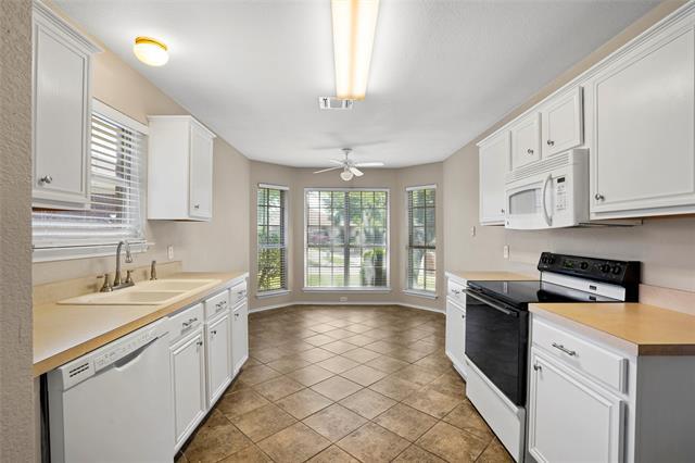 Building Photo - 7025 Snowivy Ct