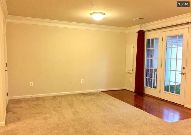 Building Photo - Large Townhome in Wormans Mill!