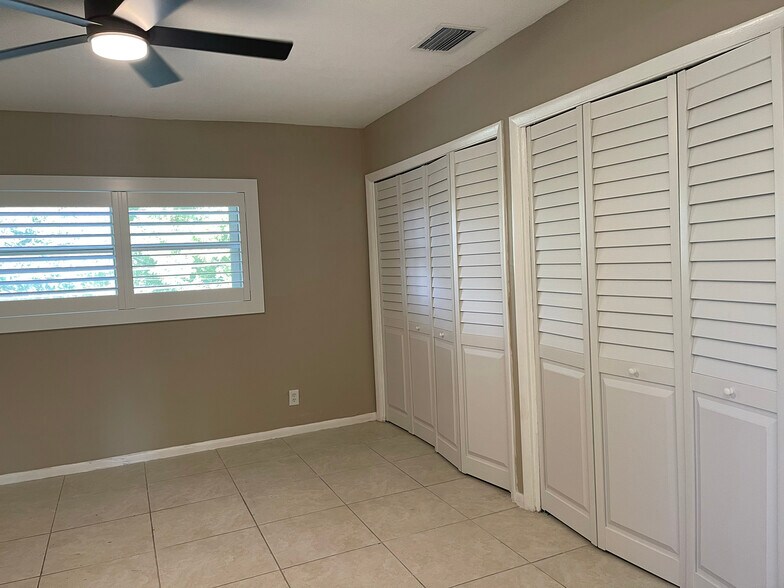 Master bedroom closets - 186 NW 4th Ave
