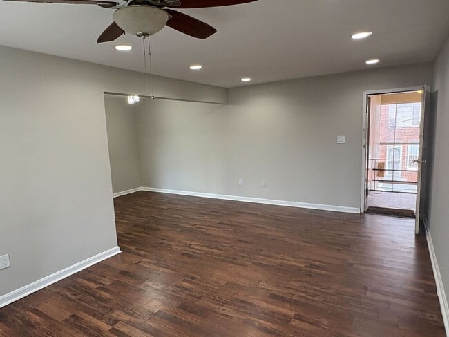 Building Photo - Spacious 3-Bedroom Condo in Randle Heights!!