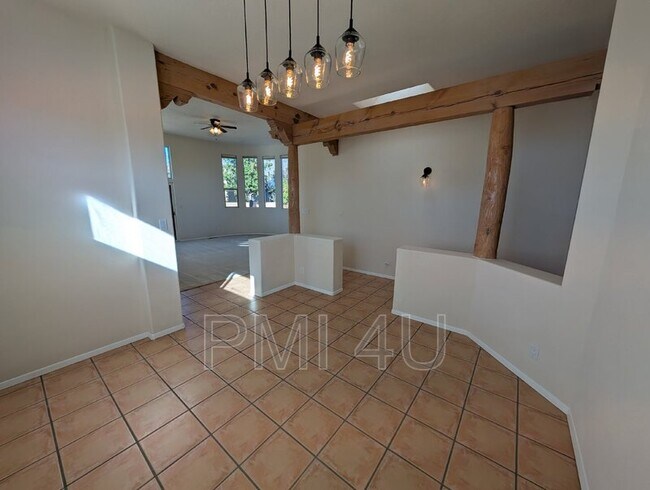Building Photo - 12612 Carmel Ct NE
