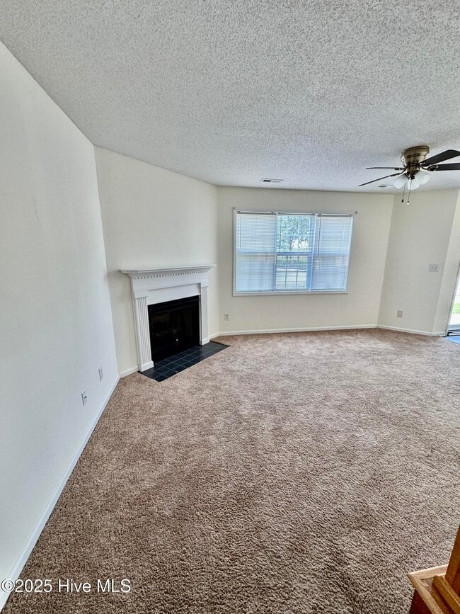 Building Photo - 3939 Sterling Pointe Dr