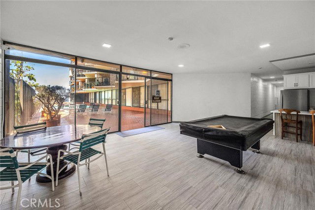 Building Photo - 531 Esplanade