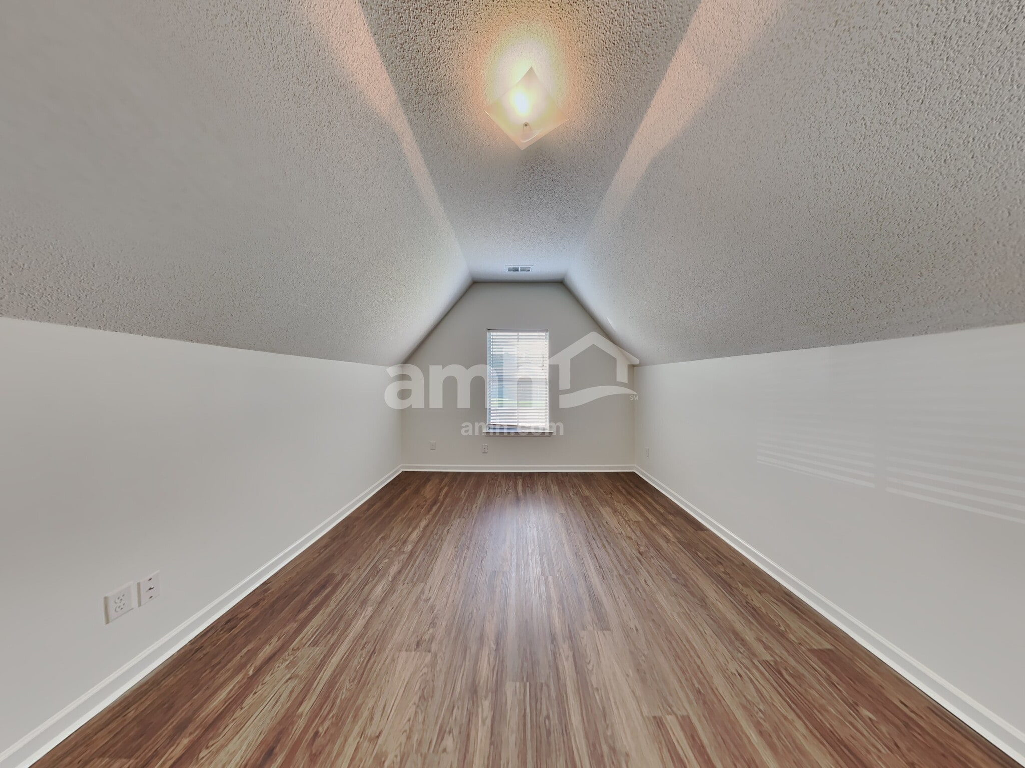 Building Photo - 10361 Cooper Ridge Cv