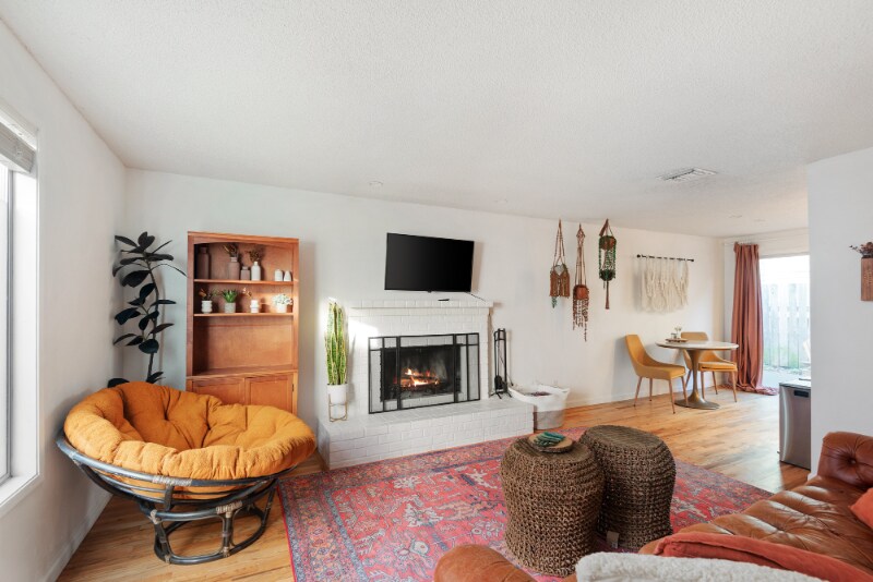 Building Photo - 2356 SE Division St