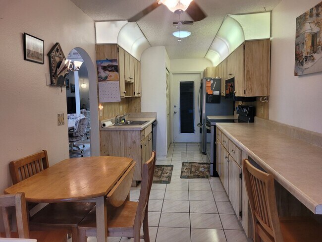 Building Photo - 2/2/1 townhome for rent in the Heather of Weeki Wachee