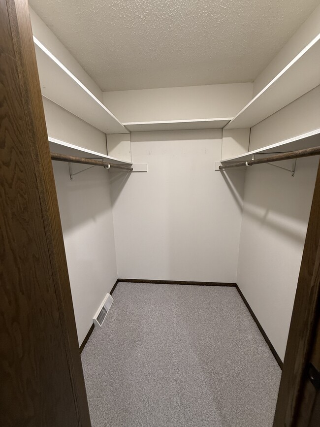 Building Photo - 822 29th St N