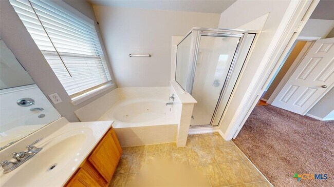 Building Photo - 601 Cattail Cir