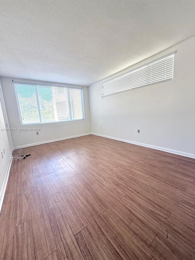 Building Photo - 1201 NE 191st St