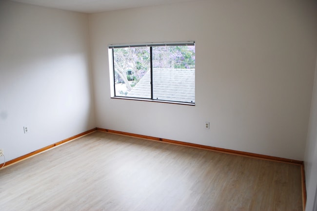 Bedroom - 6616 Sabado Tarde Rd