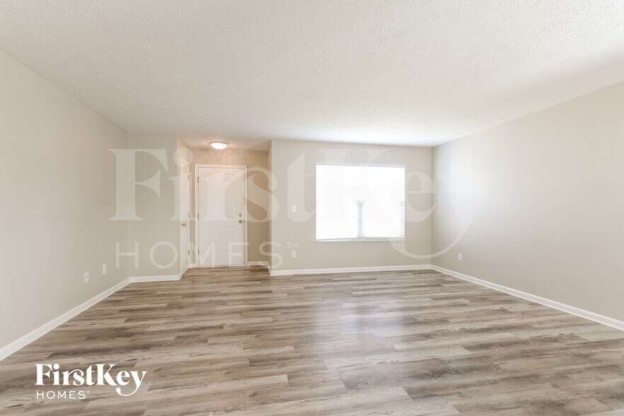 Building Photo - 7250 Pipestone Dr