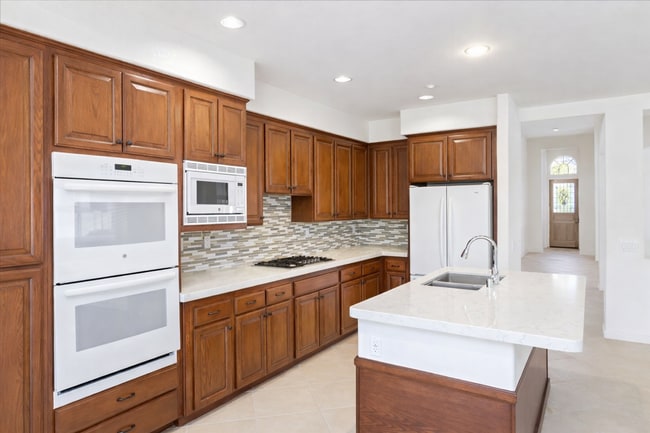 Building Photo - Single Level Rancho San Pasqual Home