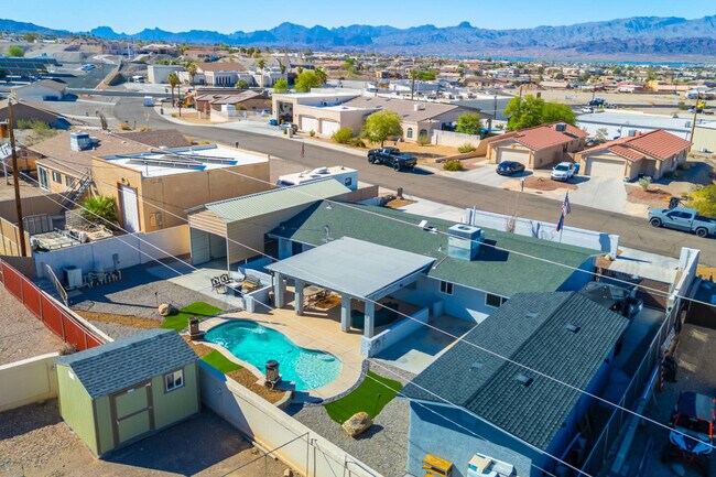 Building Photo - 2261 Sahara Dr