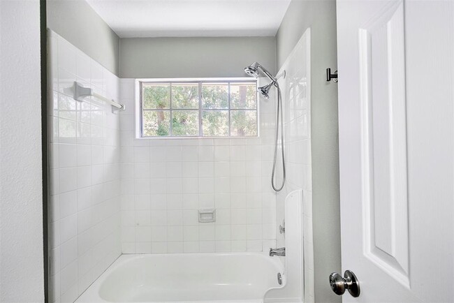 Building Photo - 66 N Thundercreek Pl