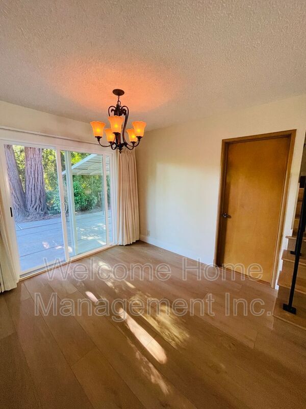 Building Photo - 3945 Euclid Ave